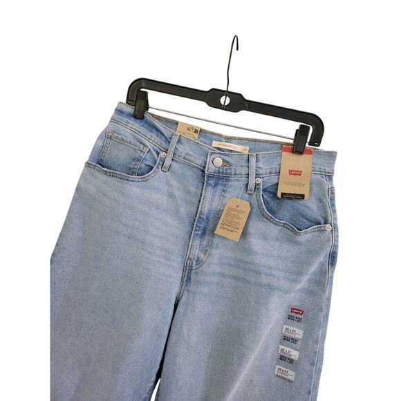 Levi's High Rise Wide Leg Jeans Women's Size 30 x 27 Light Wash Cropped Distress - Picture 3 of 11